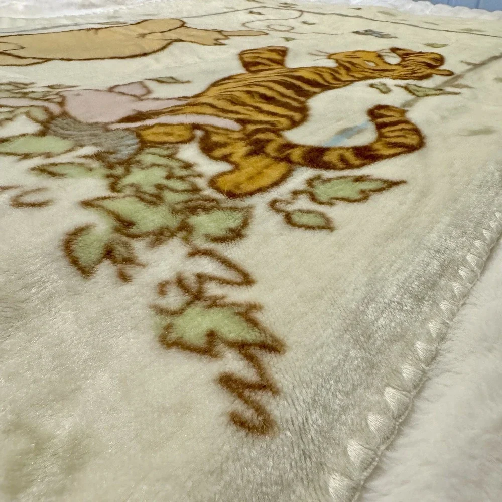 Vintage Disney Classic Winnie The Pooh and Piglet Tigger Crib Blanket‎ 30x45